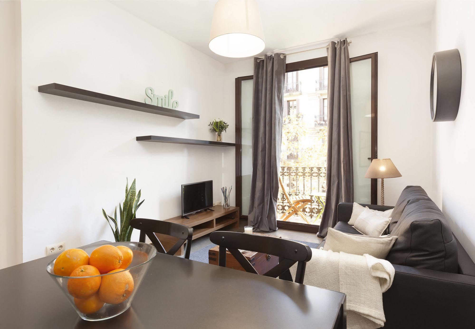 דירות ברצלונה Easy Sleep Gaudi Terrace מראה חיצוני תמונה