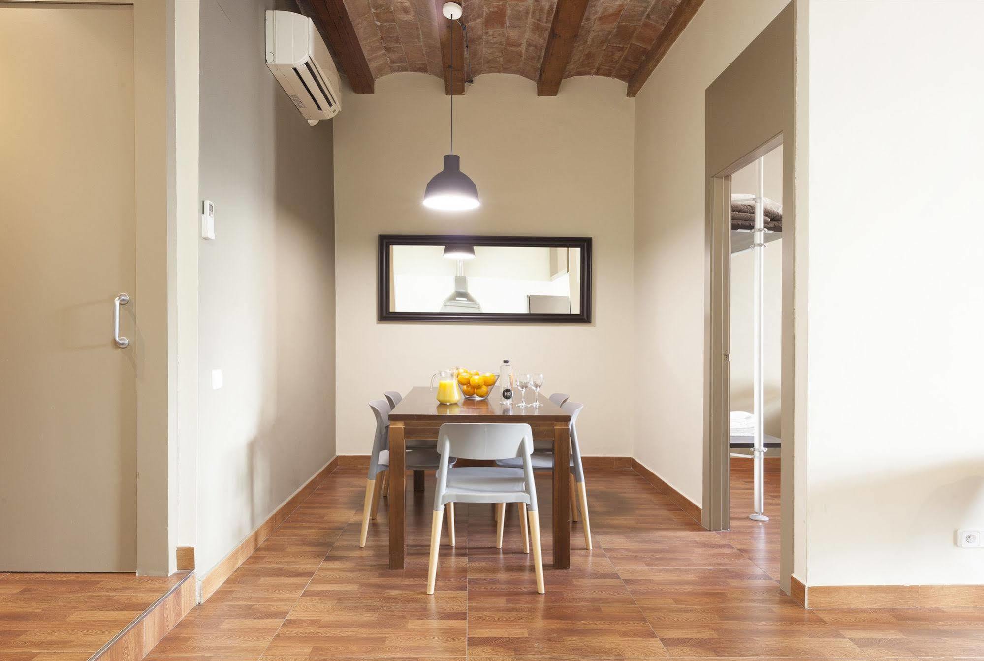 דירות ברצלונה Easy Sleep Gaudi Terrace מראה חיצוני תמונה