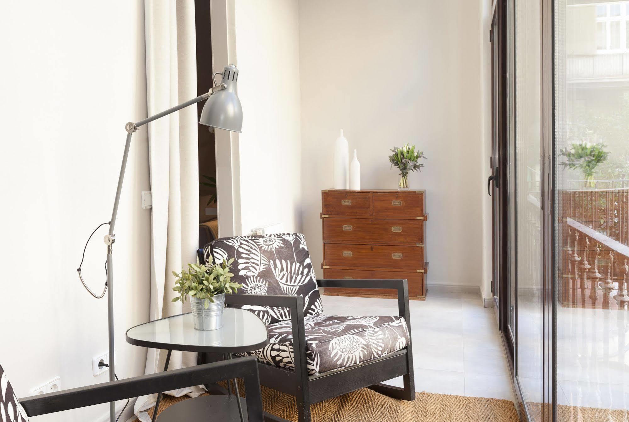 דירות ברצלונה Easy Sleep Gaudi Terrace מראה חיצוני תמונה