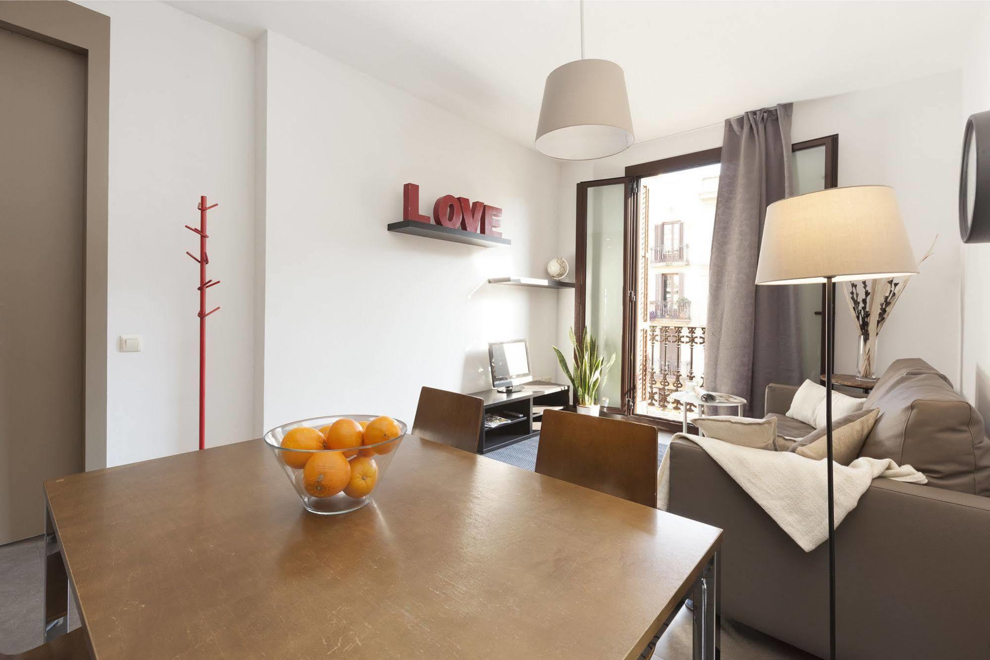 דירות ברצלונה Easy Sleep Gaudi Terrace מראה חיצוני תמונה