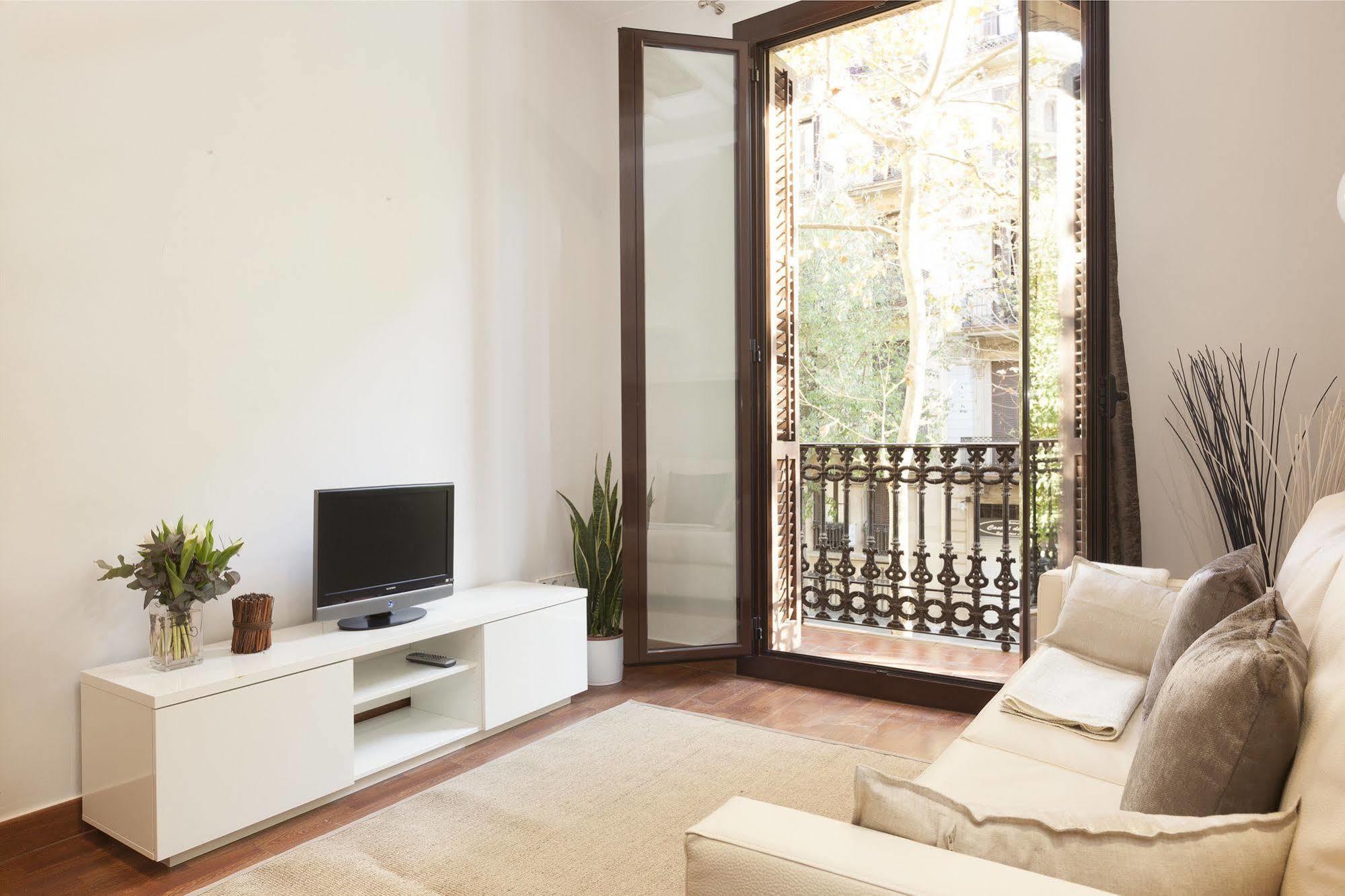 דירות ברצלונה Easy Sleep Gaudi Terrace מראה חיצוני תמונה