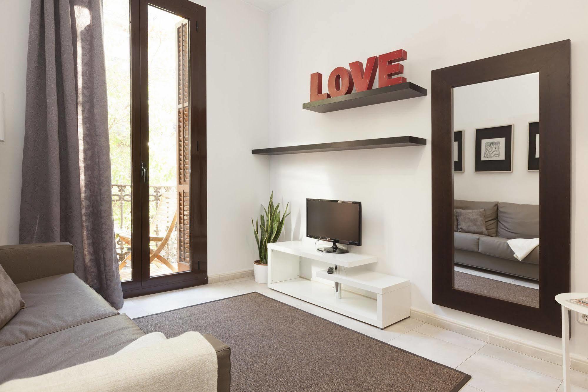 דירות ברצלונה Easy Sleep Gaudi Terrace מראה חיצוני תמונה