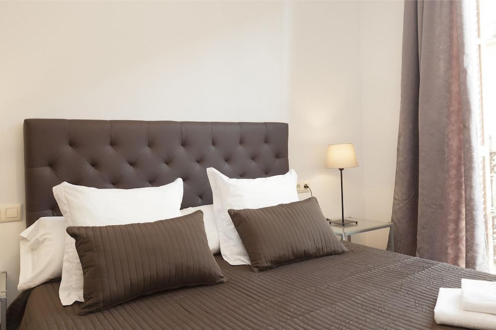 דירות ברצלונה Easy Sleep Gaudi Terrace מראה חיצוני תמונה