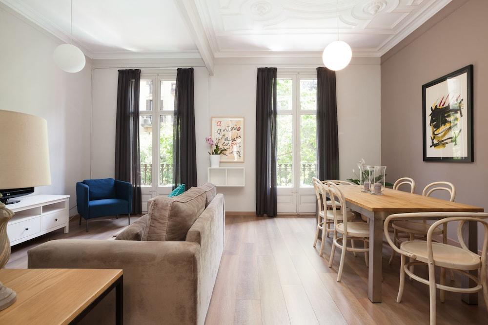 דירות ברצלונה Easy Sleep Gaudi Terrace מראה חיצוני תמונה