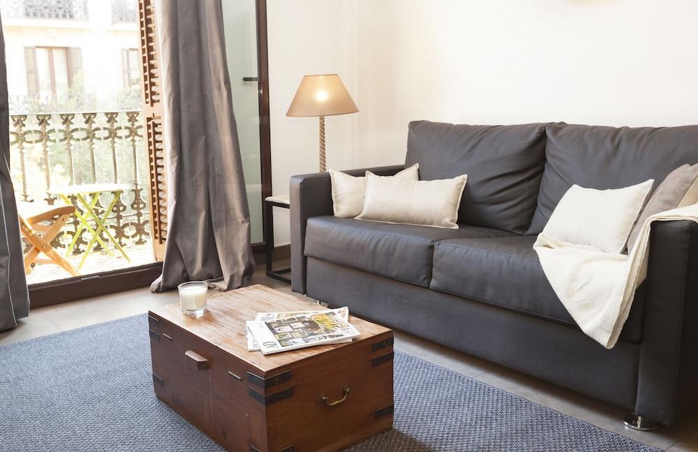 דירות ברצלונה Easy Sleep Gaudi Terrace מראה חיצוני תמונה