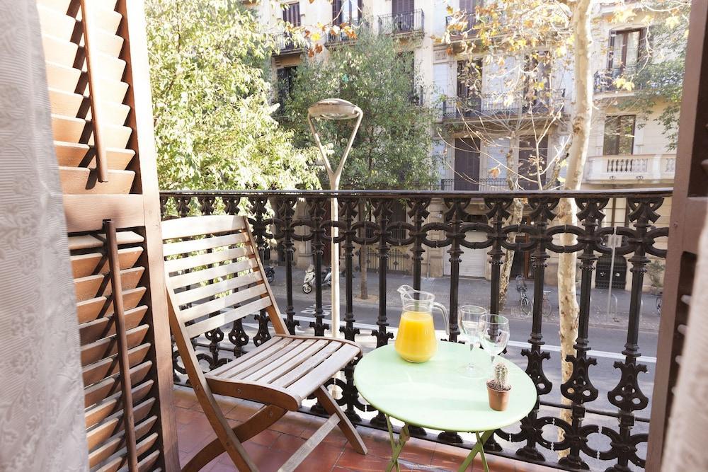דירות ברצלונה Easy Sleep Gaudi Terrace מראה חיצוני תמונה