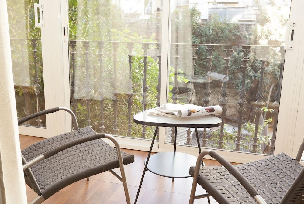 דירות ברצלונה Easy Sleep Gaudi Terrace מראה חיצוני תמונה
